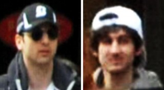 Tamerlan Tsarnajev (links) en sy broer Dzjochar (regs). Foto: FBI