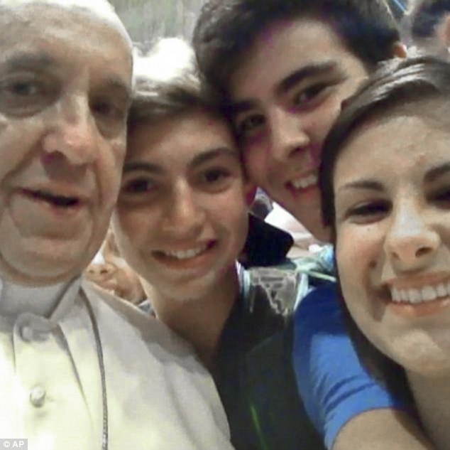 Pous Francis op die "selfie"