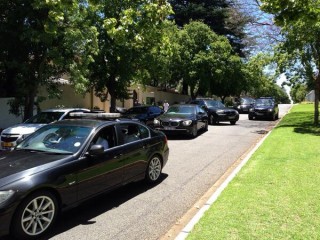 Zuma se konvooi verlaat oudpresident Mandela se huis in Houghton, Johannesburg. Foto: EWN/Twitter