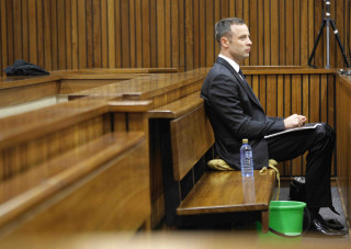 Oscar Pistorius op 14 Maart 2014 in die hof Foto: Kim Ludbrook/EPA/Pool (SAPA)