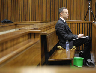 Oscar Pistorius op 14 Maart 2014 in die hof Foto: Kim Ludbrook/EPA/Pool (SAPA)
