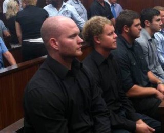 Blayne en Kyle Shepard, Andries van der Merwe en Dustin van Wyk tydens 'n vorige hofverskyning Foto: enca.com