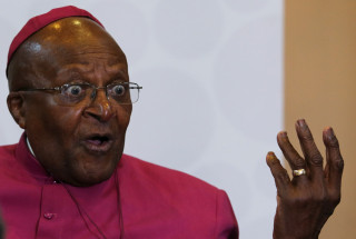 Emeritus aartsbiskop Desmond Tutu Woensdag by die St George’s-katedraal in Kaapstad. Foto: Nardus Engelbrecht / SAPA