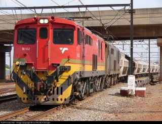 18-512 Transnet Klas 18E by Kaalfontein, Gauteng Foto: Kol André Kritzinger, railpictures.net