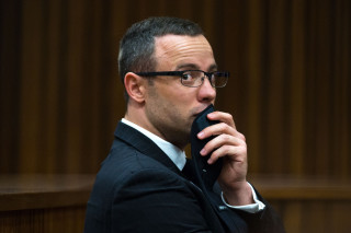 Oscar Pistorius tydens sy moordverhoor in die hof. Foto: Daniel Born/The Times/ SAPA