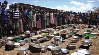 Foto: Soedannese vlugtelinge in ‘n vlugtelingkamp (AFP) 