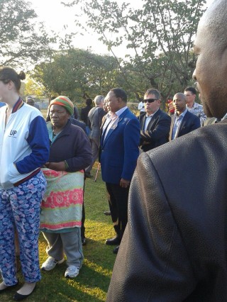Adjunk-president Kgalema Motlanthe in die ry om te stem Foto ingestuur deur een van Maroela Media se lesers, Corné Visser