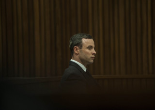 Oscar Pistorius in die hof. Foto: Ihsaan Haffejee/EPA/Pool