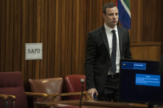 Oscar Pistorius in die Pretoriase hooggeregshof tydens sy moordverhoor.  Foto: Ihsaan Haffejee/Pool/SAPA