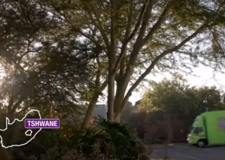 'n Skermskoot uit een van OUTsurance se TV-advertensies waarin daar na Tshwane verwys word. Foto: YouTube
