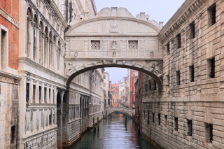 Die Bridge of Sighs in Venesië Foto: Paolo de Faveri