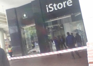 Die iStore winkel in Centurion Mall is op 22 Augustus beroof. Foto: @kelstamza op Twitter.