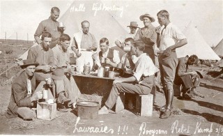 ‘n Kommando rebelle van 1914 nuttig ontbyt te velde. Foto: fak.org.za