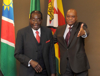 Pres. Robert Mugabe van Zimbabwe en pres. Jacob Zuma van Suid-Afrika Foto: GCIS