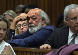 Barry en June Steenkamp, Reeva se ouers, tydens Pistorius se moordverhoor. Foto: Antoine de Ras/Independent Newspapers/ Pool