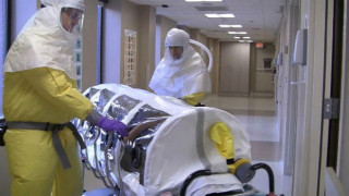 'n Pasiënt met ebola in isolasie by die hospitaal in Dallas, Texas (Oktober 2014) Foto: USA Today