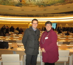 Ernst Roets en Alana Bailey tydens verlede jaar se besoek aan die VN