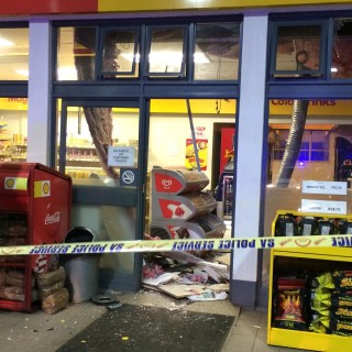 Die Shell-winkel ná die ontploffing. Foto: Neville Wilke / Facebook