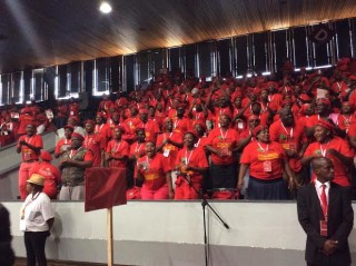EFF-afgevaardigdes sing by die party se verkiesingskonferensie in Bloemfontein, Vrystaat (Desember 2014) Foto: Getrude Makhafola/Sapa