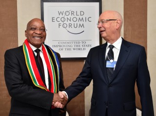 Pres. Jacob Zuma en die stigter van die WEF, prof. Klaus Schwab in Davos Switserland (Januarie 2015) Foto: Elmond Jiyane, departement van kommunikasie
