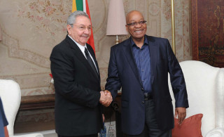 Pres. Jacob Zuma en pres. Raúl Castro van Kuba in 2013 Foto: Departement van kommunikasie (GCIS)