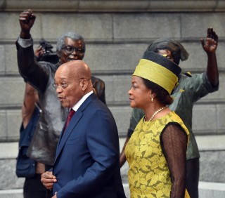 Pres. Jacob Zuma en speaker Baleka Mbete op 12 Februarie 2015 by die parlement in Kaapstad Foto: Elmond Jiyane, departement van kommunikasie