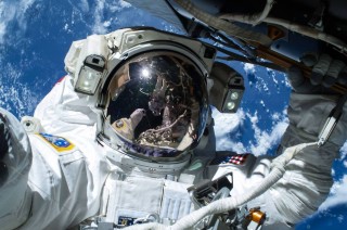 Die selfie wat Barry Wilmore geneem het Foto: NASA 