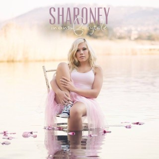 Sharoney se eerste album "In ons fairytale" het 2 Ghoema-nominasies ontvang . Foto: Facebook