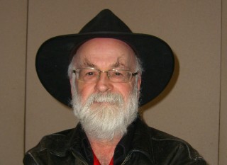 Terry Pratchett (2012) Foto: Luigi Novi via Wikimedia Commons