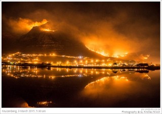 Die brande naby Ou Kaapseweg in Kaapstad (3 Maart 2015) Foto: Andrea Nixon  http://picoftheweek.andynix.co.za/