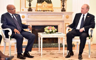 Pres. Zuma en pres. Poetin tydens onlangse samesprekings. Foto: Elmond Jiyane