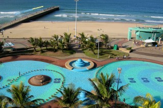 Swembaddens op Durban se strand Foto: bugbog.com