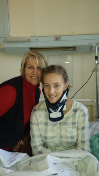 Esmari en Liani Glinister in die hospitaal. Foto: Verskaf