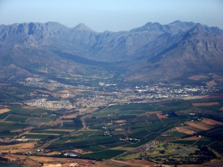 Lugfoto van Stellenbosch Foto: Andres de Wet via Wikimedia Commons
