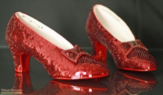 Die beroemde paar rooi skoene uit The Wizard of Oz (Foto: yourprops.com)