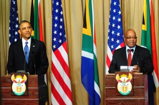 Pres. Barack Obama en pres. Jacob Zuma  by die Uniegebou in Pretoria tydens die Amerikaanse president se besoek aan Suid-Afrika in Junie 2013 (Foto: GCIS)