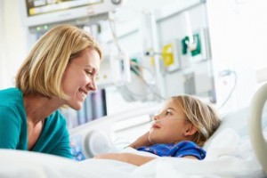 ma-en-kind-in-hospitaal-kanker