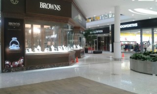 Browns-juwelierswinkel in Mall of the South Foto: Alberton Record