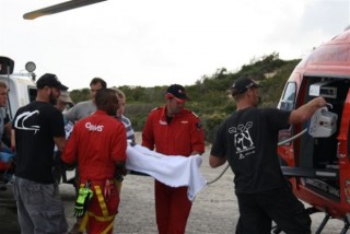 Die man word na die aanval per helikopter na 'n hospitaal vervoer. Foto: Louise Mouton
