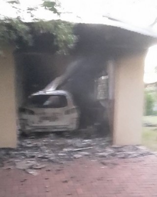 'n Gedeelte van die gebrande plaashuis. Foto: Die Spoorsnyers/Facebook