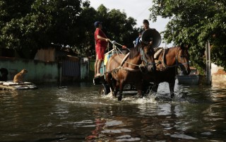 Die Paraguay-vloede. Foto: AP Photo/Jorge Saenz via Daily Mail