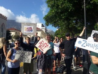 Die optog in Kaapstad. Foto via Twitter. 