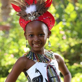 Zenande Mncwabe in haar tradisionele uitrusting. Foto: Facebook via Zenande Mncwabe