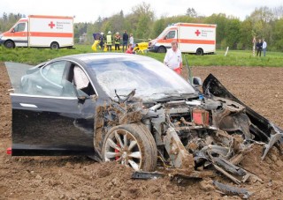 Tesla Model S-ongeluk in Duitsland Foto: Sabine Hermsdorf