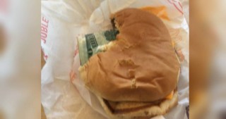 Die $20 in die McDonalds-hamburger