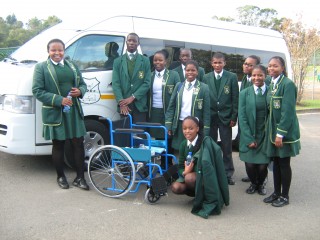 ŉ Jong vrou van Daliwe in die Oos-Kaap kry 'n rolstoel (Foto: Verskaf)