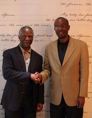 Thabo Mbeki en Parks Tau, die burgemeester van Johannesburg, Maandag na afloop van hul vergadering. Foto: Thabo Mbeki-stigting