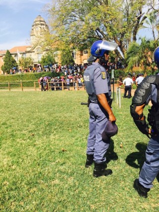 Betogings Maandag (5 September 2016) by die Universiteit van KwaZulu-Natal. Foto: Twitter via @Yung_btee