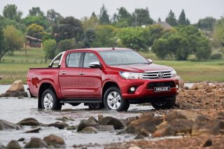 Die Toyota Hilux 2.8 GD-6 4x4 outo (Foto: Toyota)