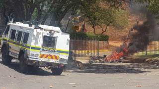 Betogings by Tshwane Universiteit van Tegnologie se hoofkampus in Pretoria-Wes (13 Oktober 2016) (Foto: ANA)